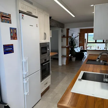 Incredible Sunny Apartment By The Sea Διαμέρισμα Bareno